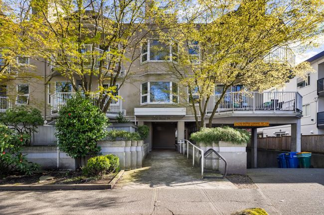 207 - 2256 W 7 Th Avenue, Condo with 2 bedrooms, 1 bathrooms and 1 parking in Vancouver BC | Image 2