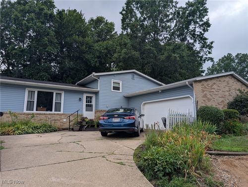 384 Moore Rd, Akron, OH, 44319-3840 | Card Image
