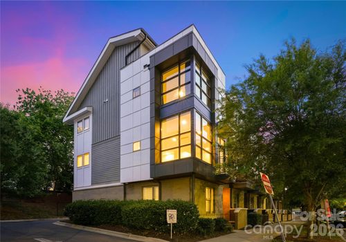 211 Doggett St, Charlotte, NC, 28203-6374 | Card Image