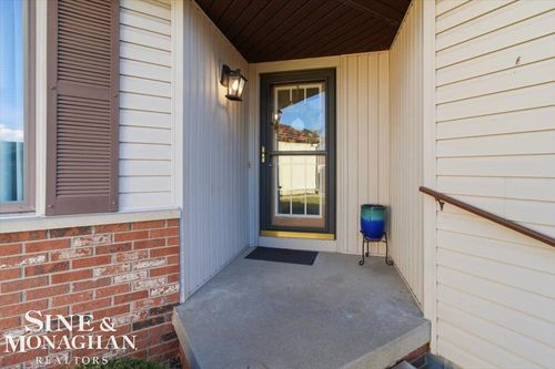 1948 Michigan Ave, Marysville, MI, 48040-1800 | Card Image