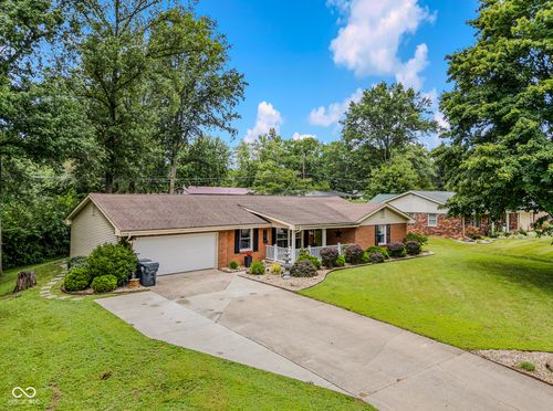 450 Mutton Creek Dr, Seymour, IN, 47274-4043 | Card Image