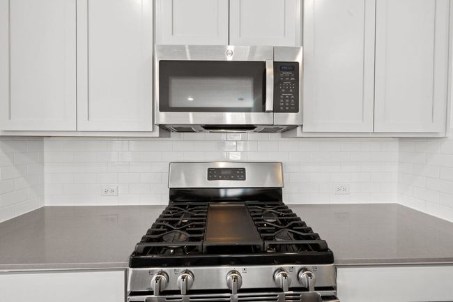 215 Silver Springs Bnd, House other with 3 bedrooms, 2 bathrooms and 2 parking in Kyle TX | Image 8