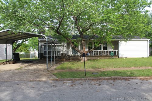 1126 N Oklahoma Ave, Claremore, OK, 74017-6464 | Card Image