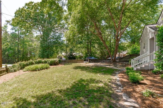 Front Yard | Image 33