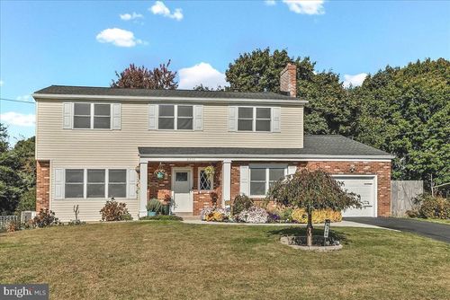 2300 Overlook Dr, ASTON, PA, 19014-1619 | Card Image