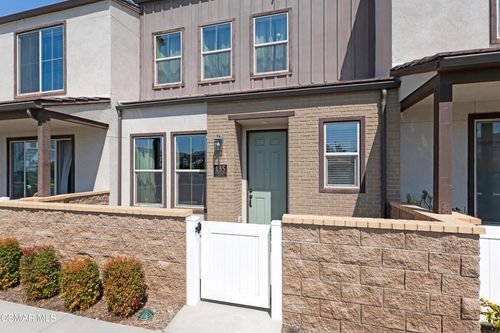 3-135 Farmhouse Dr, Simi Valley, CA, 93065-8566 | Card Image