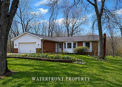 7544 Thornapple River Dr Se, Caledonia, MI, 49316-8464 | Card Image