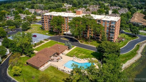 6f-2000 Saint Regis Dr, Lombard, IL, 60148-4961 | Card Image