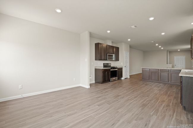8822 Black Oak Dr, House other with 4 bedrooms, 3 bathrooms and null parking in Elmendorf TX | Image 7