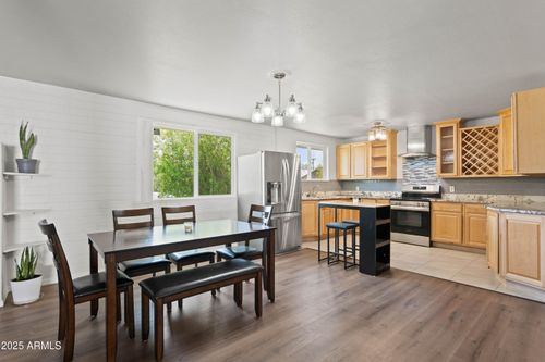 5802 N 61st Dr, Glendale, AZ, 85301-5710 | Card Image