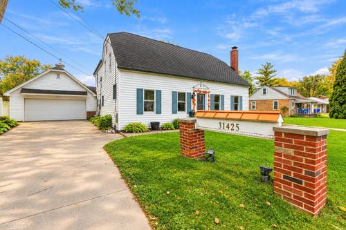 31425 York Street, Fraser, MI, 48026 | Card Image