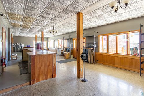 229 E Sheridan St, Ely, MN, 55731-1451 | Card Image