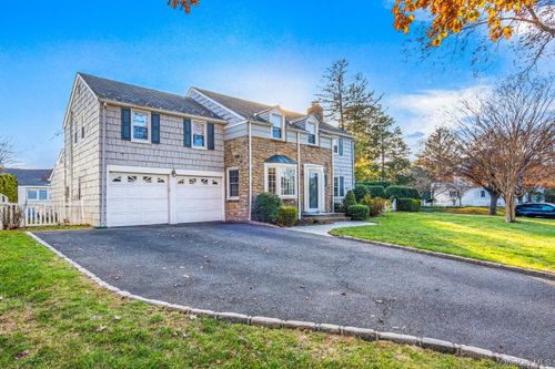 142 Cambridge Ave, Garden City, NY, 11530-4235 | Card Image