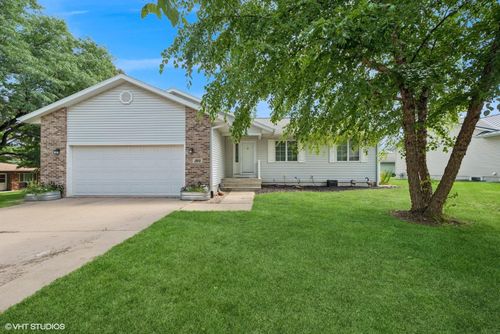 304 Park 26th St Nw, Waverly, IA, 50677-1875 | Card Image