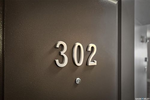 302-205 Fairford St E, Moose Jaw, SK, S6H0E1 | Card Image