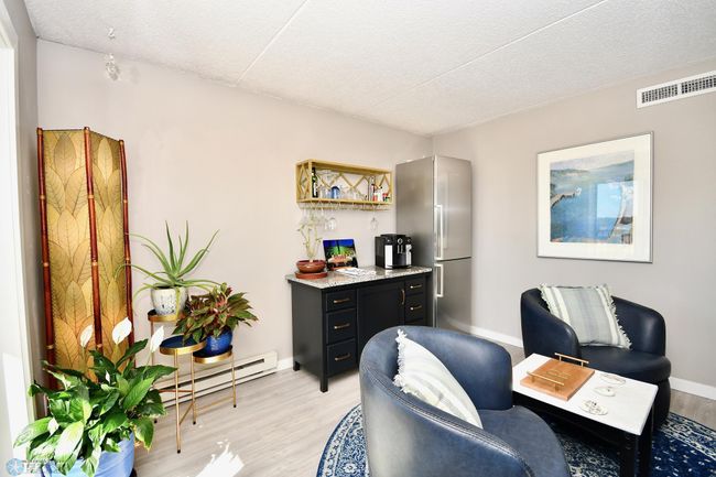 Living Room | Image 16