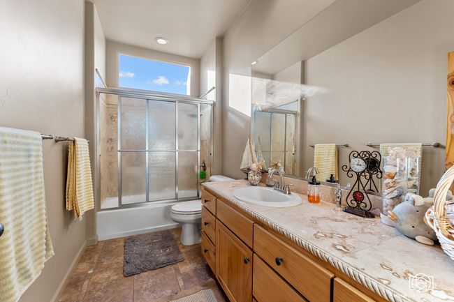Bathroom 2 | Image 22