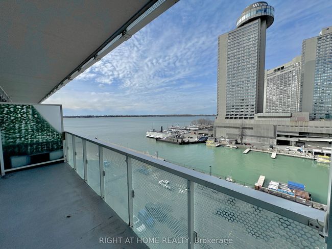 715 - 15 Queens Quay E, Condo with 2 bedrooms, 2 bathrooms and null parking in Toronto ON | Image 16