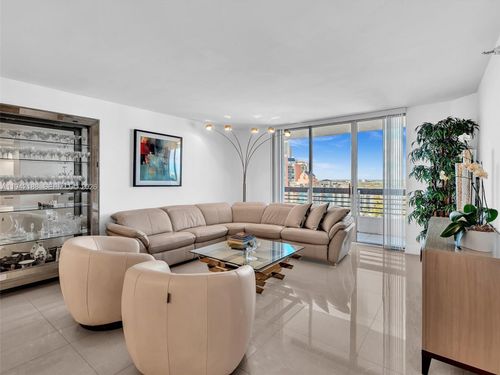 apt-2502-3530 Mystic Pointe Dr, Aventura, FL, 33180-4533 | Card Image