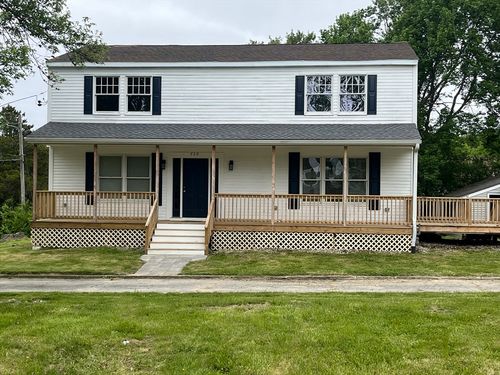 720 Bulgarmarsh Rd, Tiverton, RI, 02878-3809 | Card Image