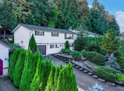 2493 Cameron Cres, House other with 5 bedrooms, 3 bathrooms and 1 parking in Abbotsford BC | Image 1