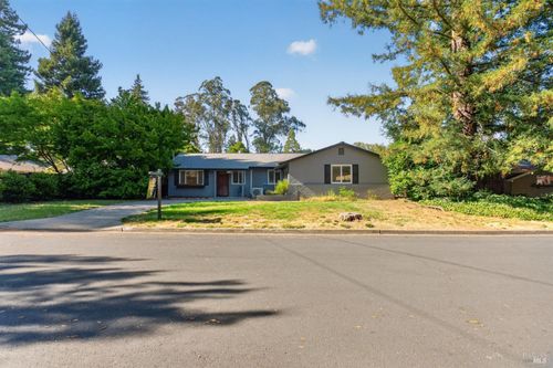 3136 Kingston Avenue, Napa, CA, 94558 | Card Image