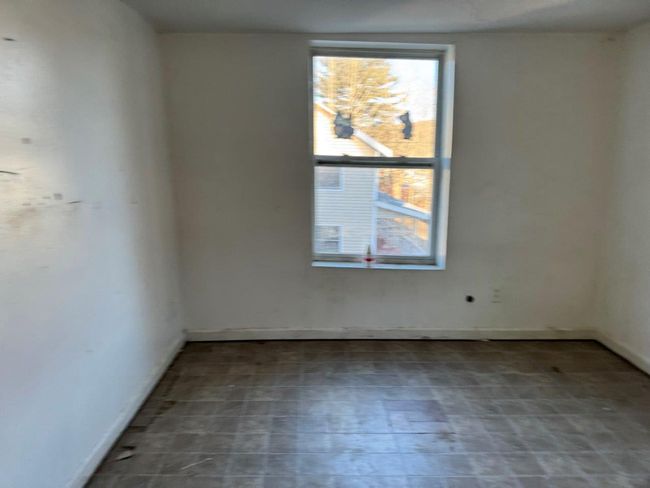 View of empty room | Image 6
