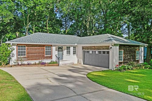 303 Greenbriar Cir S, Daphne, AL, 36526-7958 | Card Image