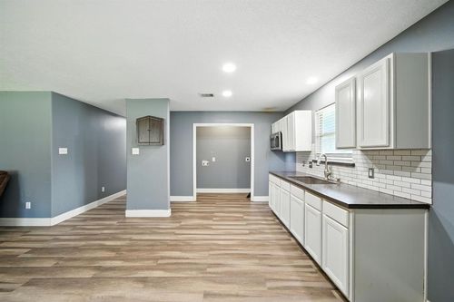 11925 Miller Cir, Conroe, TX, 77302-7707 | Card Image