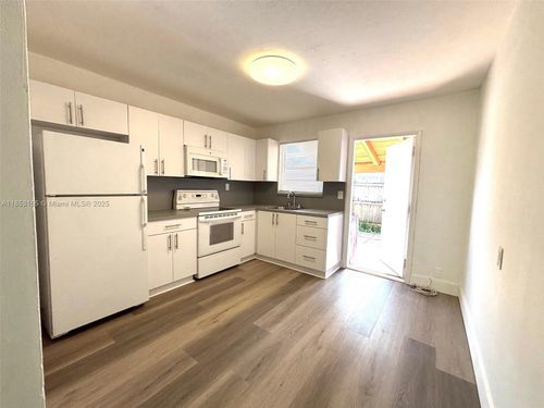 1-616 Sw 4th St, Hallandale Beach, FL, 33009-6213 | Card Image