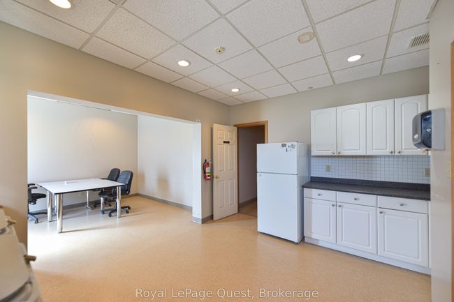 94 Colborne St W, Home with 0 bedrooms, 0 bathrooms and null parking in Orillia ON | Image 19