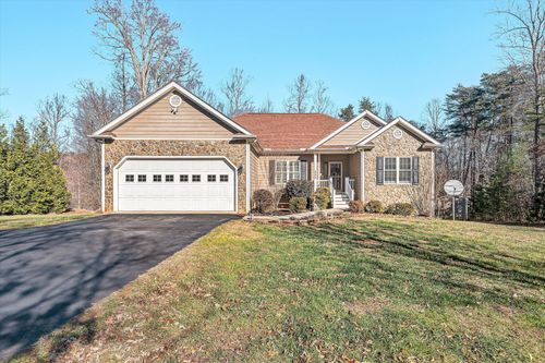 225 Woods Edge Dr, Rocky Mount, VA, 24151-6560 | Card Image