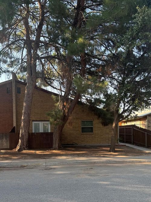 4411 Fairgate Dr, Midland, TX, 79707-4317 | Card Image