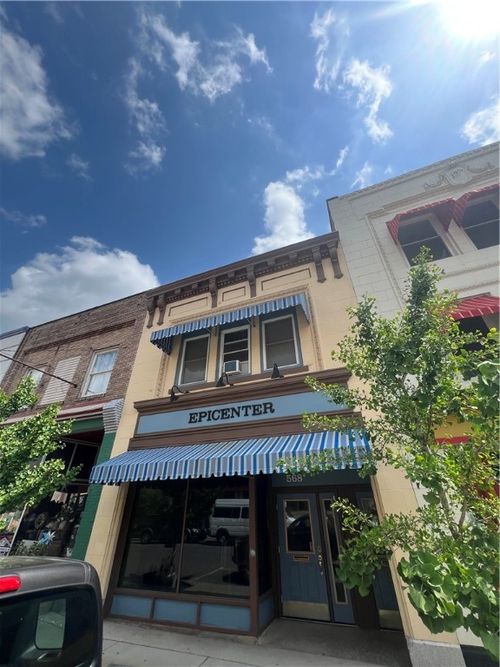 568 Merchant St, Ambridge, PA, 15003-2463 | Card Image