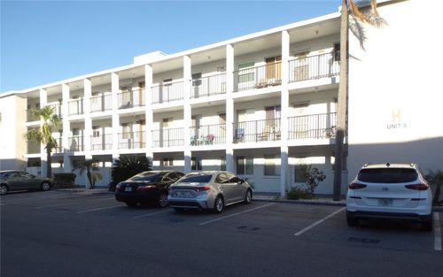 h4-5889 Garden Ln, BRADENTON, FL, 34207-4552 | Card Image