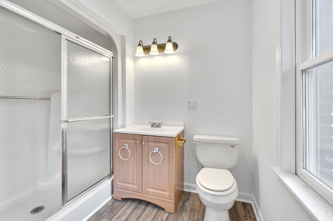 Master Bathroom | Image 11