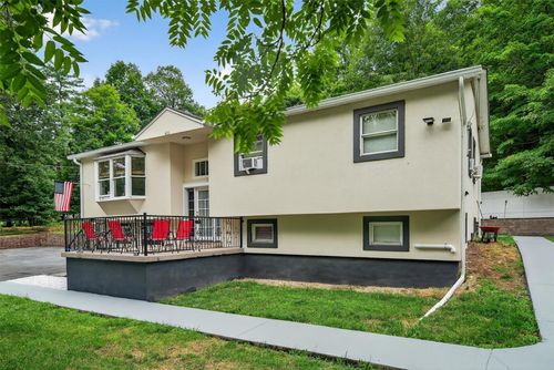 411 Fair Oaks Rd, Middletown, NY, 10940-6280 | Card Image