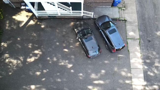 Off-street parking behind the building | Image 35