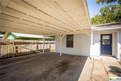 b-271 Willow Ave, New Braunfels, TX, 78130-5865 | Card Image