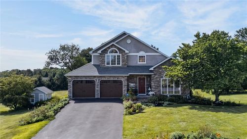 6467 Abbey Rd, Wind Gap, PA, 18091-9509 | Card Image