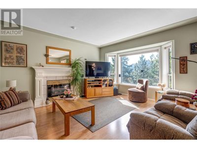 14483 Sutherland Pl, House other with 4 bedrooms, 3 bathrooms and 2 parking in Summerland BC | Image 2