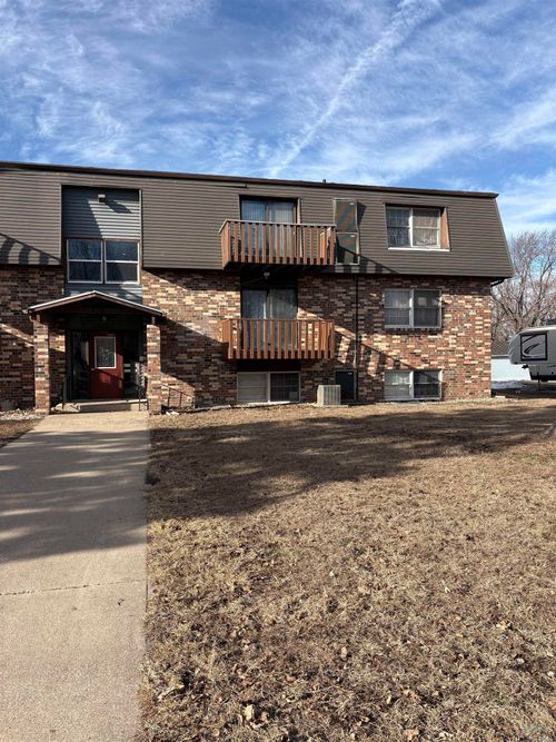 710 Geisinger Rd, Storm Lake, IA, 50588-2172 | Card Image