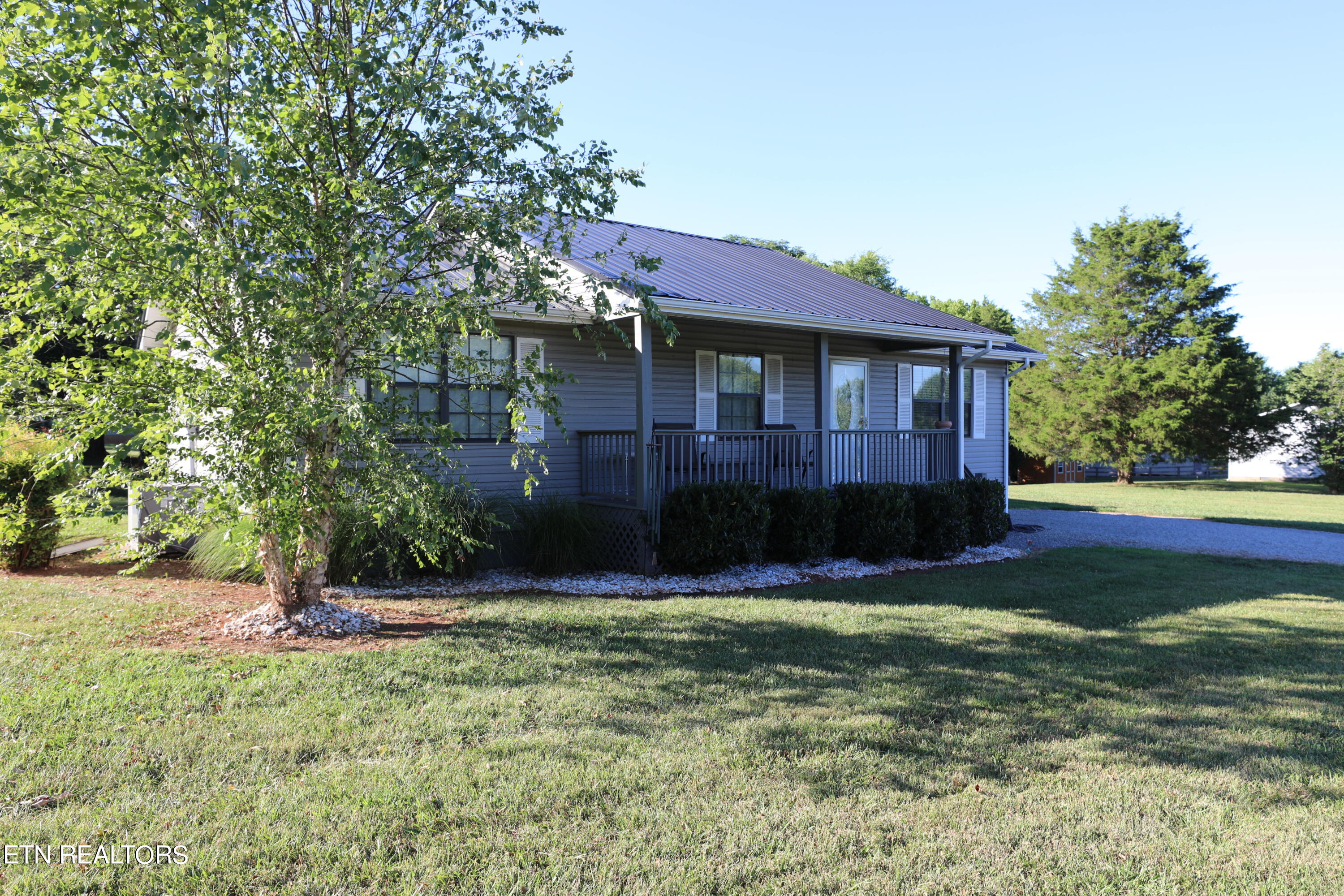 Cherokee Cir, Madisonville, TN 37354