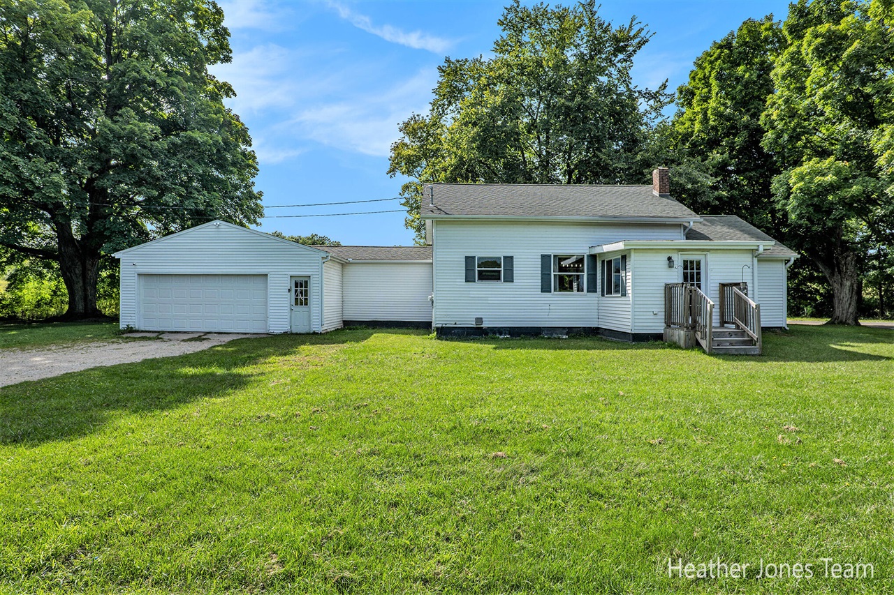 Old 14 Mile Rd, Greenville, MI 48838