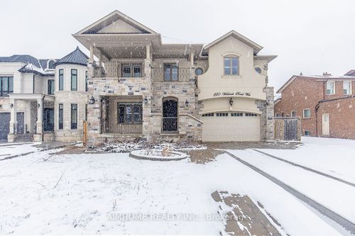 220 Weldrick Rd W, Richmond Hill, ON, L4C3V3 | Card Image