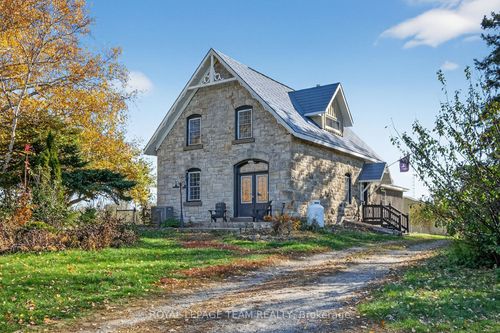 15 Bass Rd, Lombardy, ON, K0G1L0 | Card Image