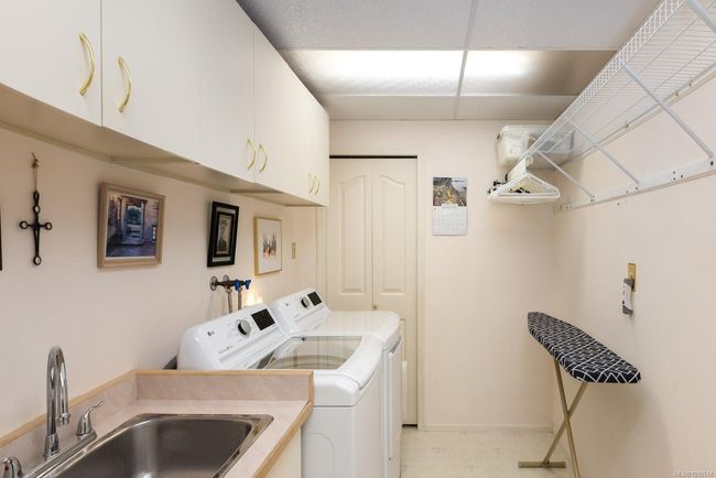 927 - 6880 Wallace Dr, Townhouse with 2 bedrooms, 3 bathrooms and 2 parking in Brentwood Bay BC | Image 29