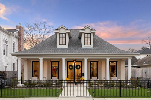 716 E 10th St, Houston, TX, 77008-7104 | Card Image