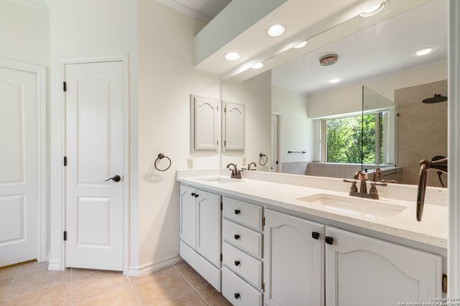 10623 Alta Loma, House other with 3 bedrooms, 3 bathrooms and null parking in Helotes TX | Image 13