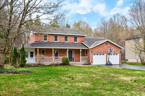 77 Cambridge St, Penetanguishene, ON, L9M1G7 | Card Image